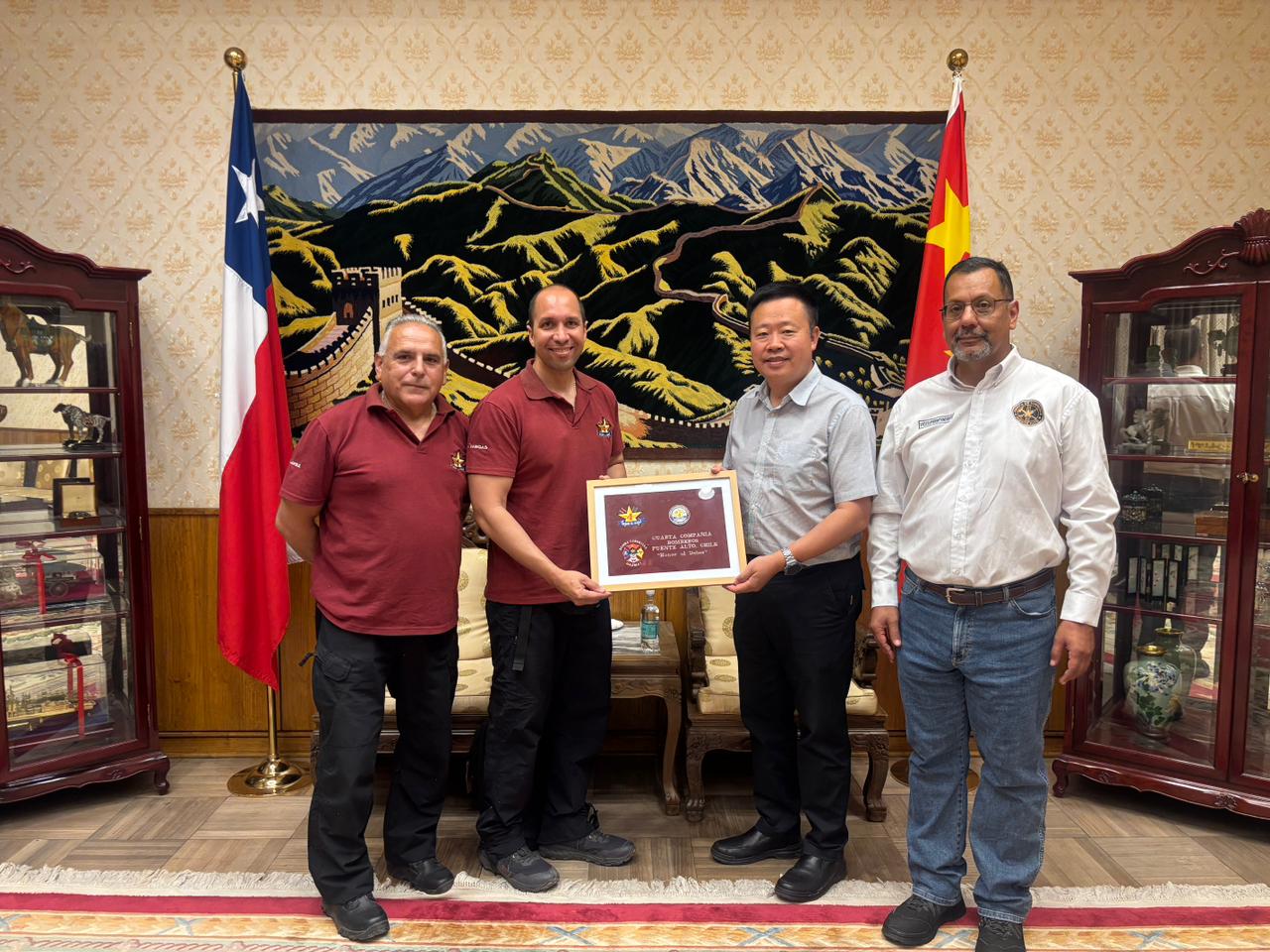 Bomberos de Puente Alto sostienen reunión con Embajada de China