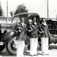 Voluntarios en Carro Ford